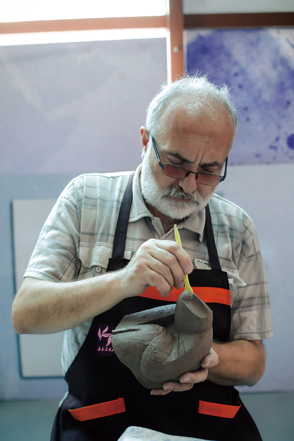 In the 11th China Changchun International Ceramics Symposium Appreciation of Works by Ukrainian Ceramist Byero Georgiy——Untitled II, Untitled III(图文)